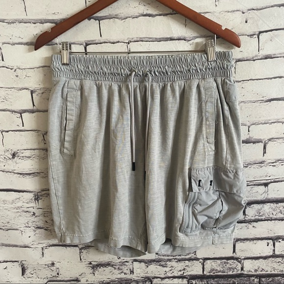 Nike Other - Nike Sportswear Essential Utility Cargo Shorts SZ L